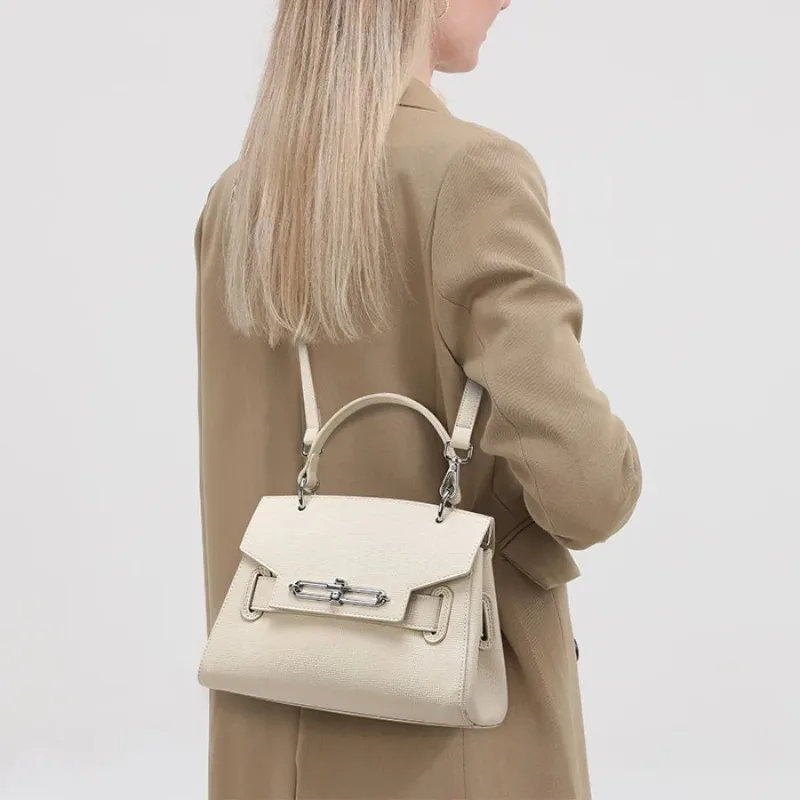 

Versatile Luxury Tote Bag: High-Quality, Spacious Commuter Crossbody Bag for Women - Fashionable, Sophisticated Gift