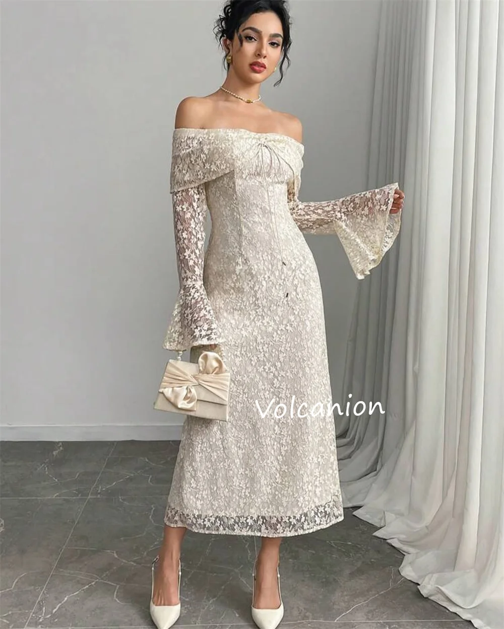 تخصيص الشريط الطية خارج على الكتف ألف خط فساتين متوسطة الطول مناسبة مخصصة الرجعية رائعة جودة عالية