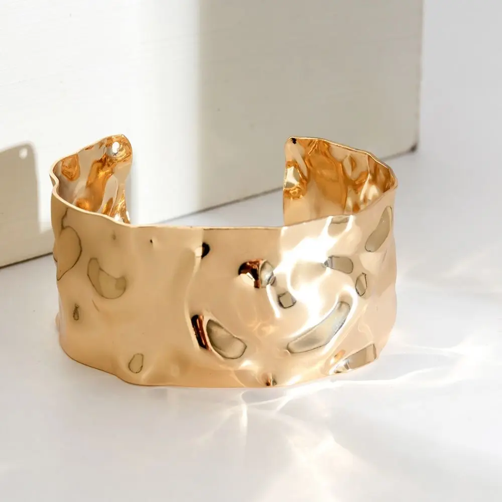 المعادن واسعة مفتوحة الإسورة الأقلية تصميم سبيكة الكفة أساور مجوهرات اكسسوارات أوروبا الأمريكية نمط مبالغ فيه سوار الفتيات