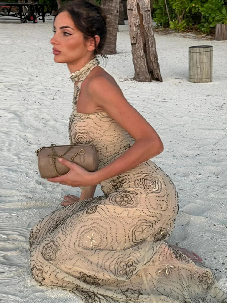 Conjuntos de falda con cuello Halter y bordado de cuentas para mujer, chaleco ajustado con espalda descubierta, faldas con copos de nieve y lentejuelas, trajes de playa para verano 2025