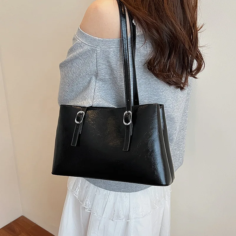 

Elegant Simple One Shoulder Tote Bag 2025 New Women's Texture PU Handbag Large Capacity Fashionable Versatile Commuter Bag