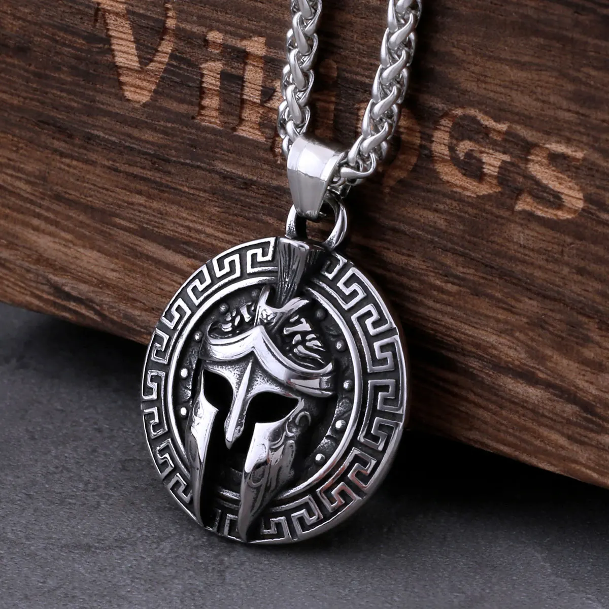 Vintage Norse Spartan Warrior Mask Necklace Mens Punk Viking Amulet Pendant Necklace Fashion Charm Stainless Steel Jewelry Gift