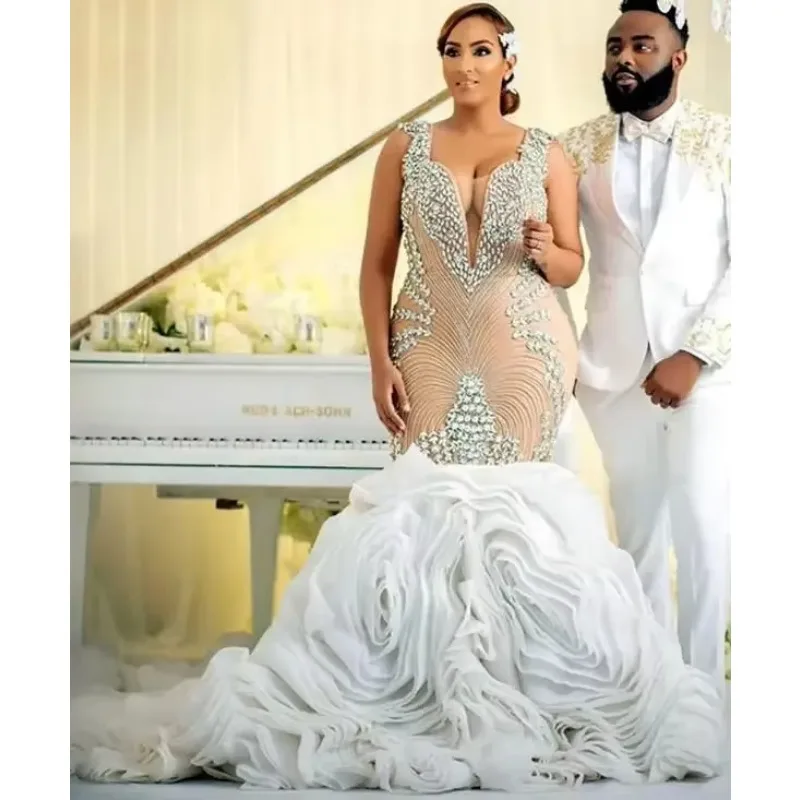 Abiti da sposa personalizzati con cristalli di perline di lusso arabi taglie forti Abiti da sposa con strascico staccabile sexy a sirena senza schienale