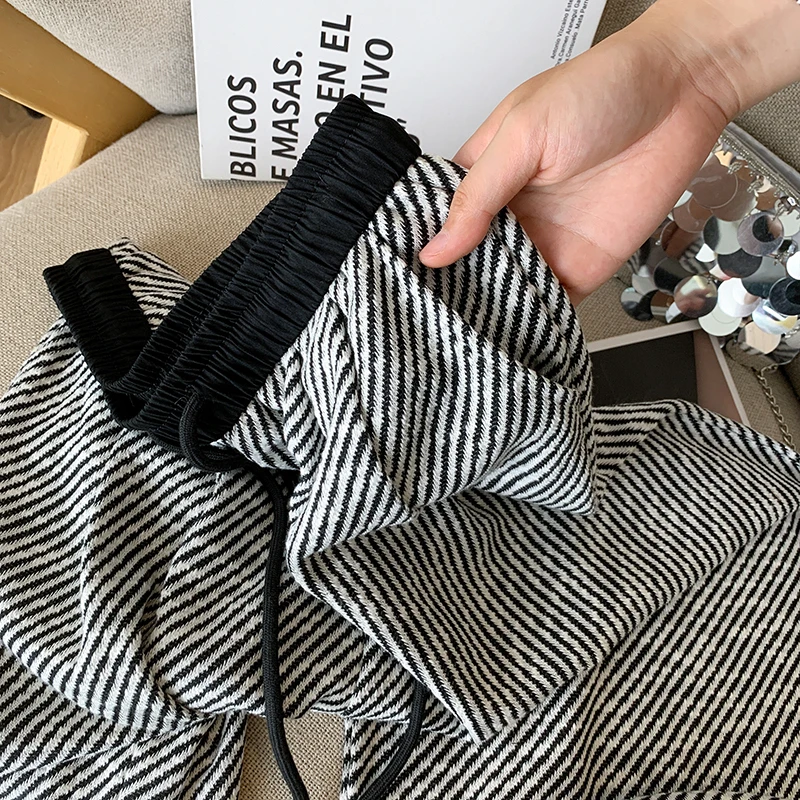 Pantaloni casual a righe grigie da donna T2K Harajuku High Street Sports Street Dance Pantaloni a gamba larga a vita alta Pantaloni Abbigliamento 2025