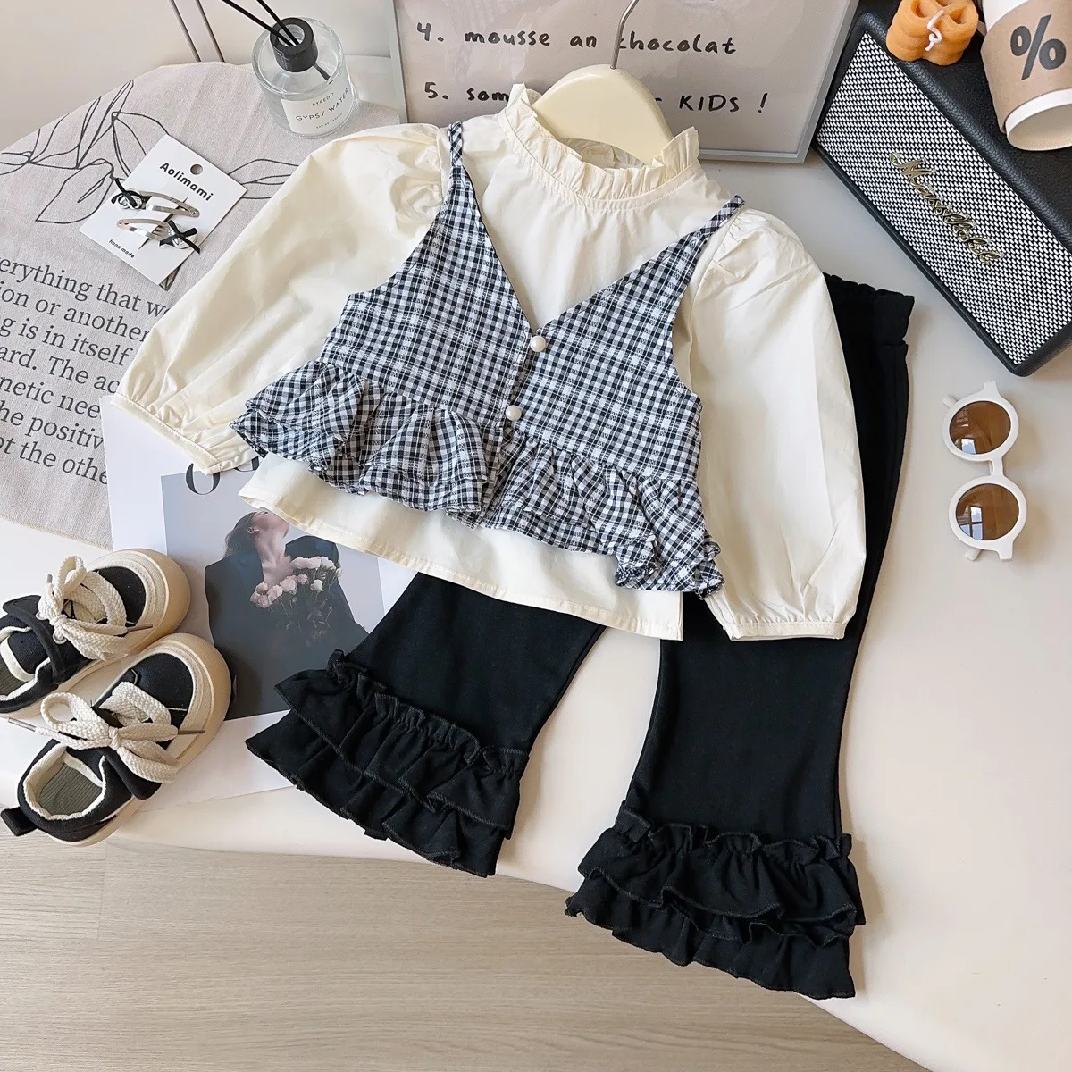 

New Spring and Autumn Collection for Girls, New Small Fragrant Style Checkered Shirt, Trumpet Pants, Three Piece Set