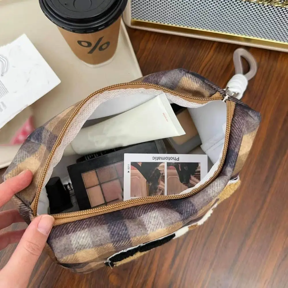 حقيبة مستحضرات التجميل المحمولة ذات سعة كبيرة المطرزة حقائب القرطاسية المحمولة سستة البولكا نقطة الكلب حقيبة مستحضرات التجميل السفر النساء