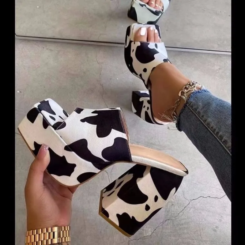 Women's Slippers 2024 New Printing Square Head Thick Bottom Heel Shoes One-line Flip Flops Large Size High-heeled Summer Sandals