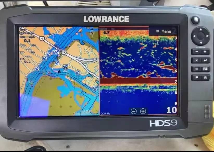 

ORIGINAL Lowrance HDS-9 Live - 9-inch Fish Finder with Active Imaging 3 in 1 Transducer with Active Imaging Sonar