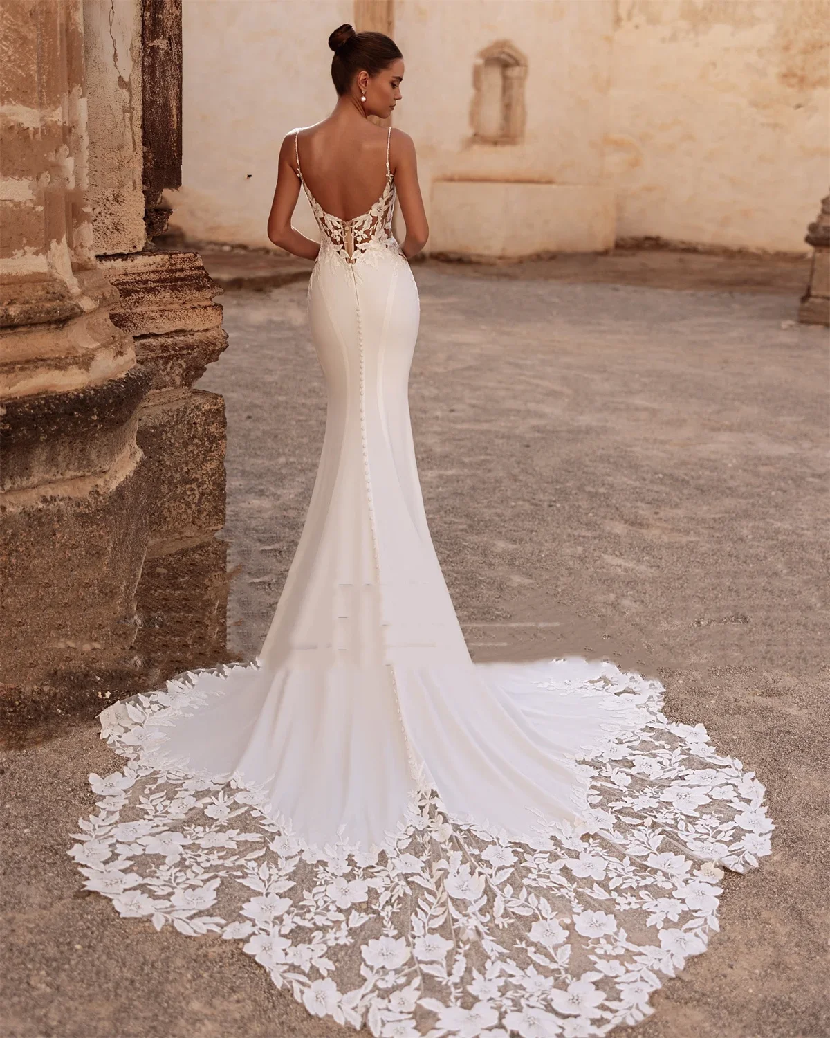 Customized Elegant Satin Mermaid Wedding Dresses Spaghetti Straps Lace Appliques Trumpet Satin Court Train Vestidos De Novia