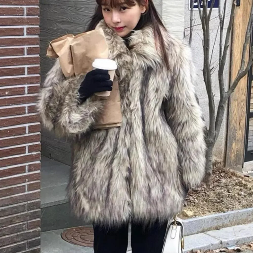 Winter Gradient Beige Long Hairy Shaggy Raccoon Faux Fur Coat Women Turn Down Full sleeve Furry Lapel Furry Coat Loose Outerwear