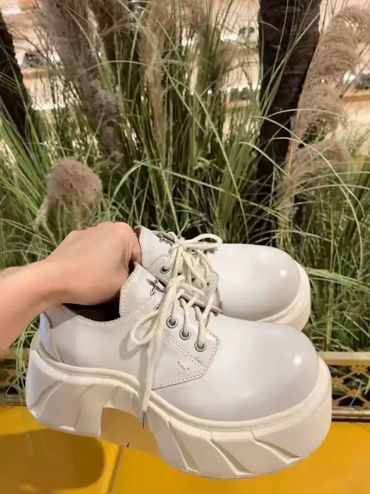 2025 جديد إمرأة أسود فاسق منصة حذاء كاجوال جودة عالية المرأة المنخفضة قطع عالية عبر جير أحذية رياضية أحذية نسائية #1