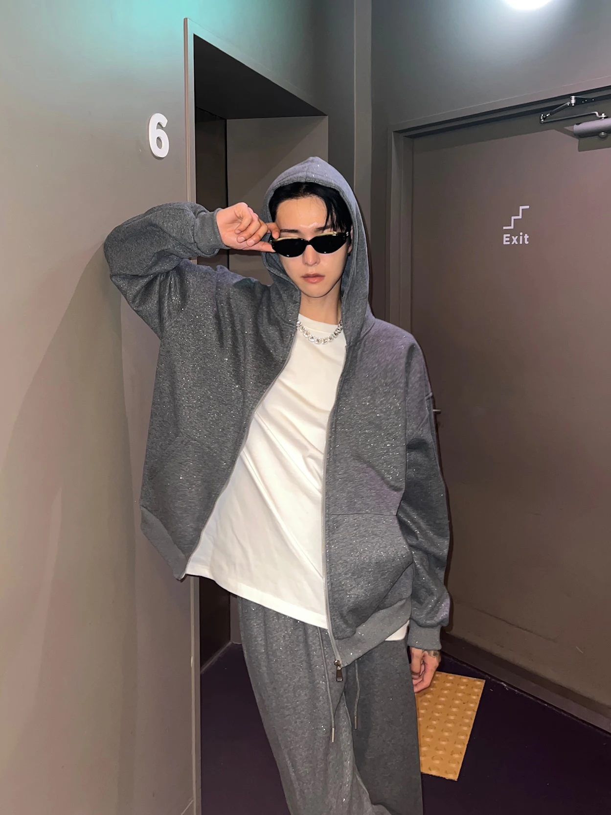 2025 가을 신상 별무늬 헤비 라인스톤 후드 스웨트셔츠 스타일리쉬 남성 캐주얼 루즈핏 카디건 지퍼 재킷