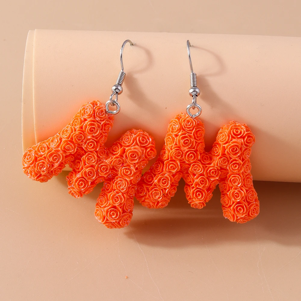 Aihua Bunte Harz-Ohrringe mit Blumen-Initialen, 26 Buchstaben, Kawaii A-Z Alphabet-Charm-Ohrringe für Frauen, Geburtstagsparty-Schmuckgeschenke – Detail 9