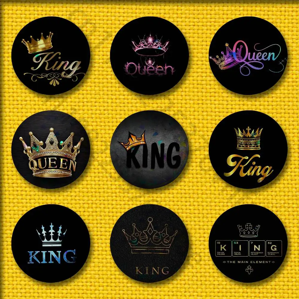 

KING Queen Crown Letter Badges 75mm 25mm 44mm 32mm 58mm Round Pin Brooch Souvenir Clothes Cosplay Gift Accessories