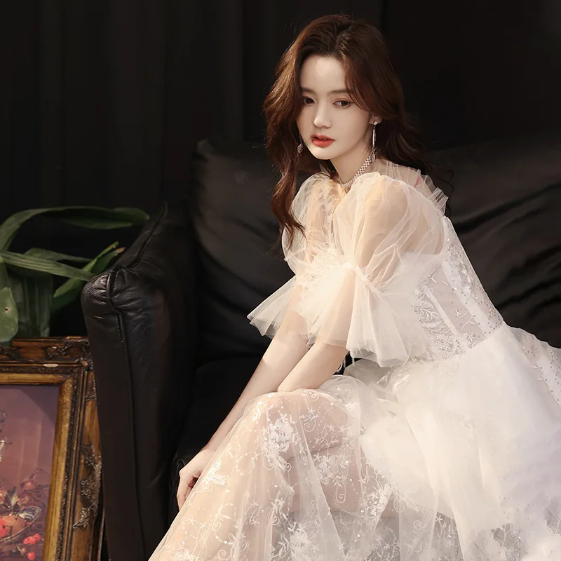 robe-de-soiree-en-plumes-ele-pour-femmes-haut-de-gamme-nouvelle-collection-de-luxe-design-pour-adultes-sens-du-design-graduation