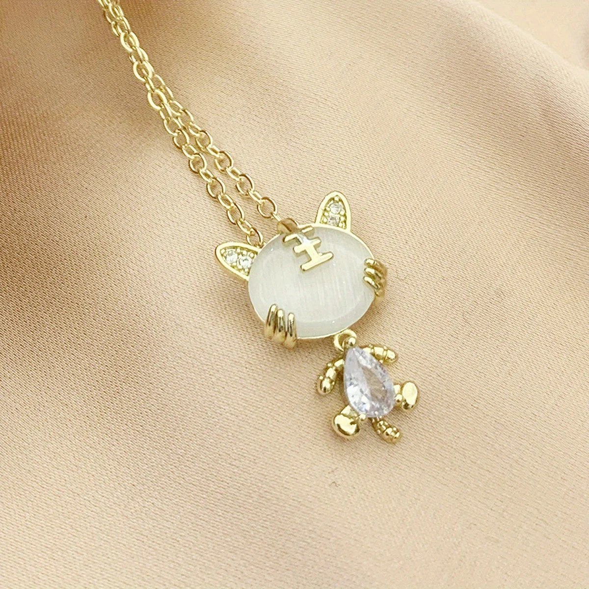 1 Pc Cute Little Tiger Pendant Necklace Creative Cartoon Tiger Necklace Feminine Charm Necklace Short URL Exquisite Elegant Jewelry Decoration Gift
