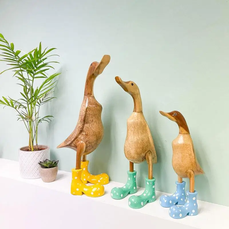 Resin Duck Statue Garden Sculpture Cute Cartoon Ducks Wearing Spotted Wellies Boots Good Luck Figurine For Home Party Decoration