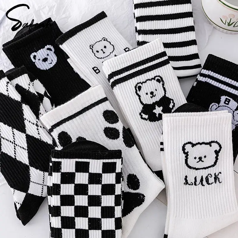 Women Cartoon Cotton Socks Women's Simple Middle Tube Socks Black And White Theme Breathable Sweat-Absorbing Socks Street Socks