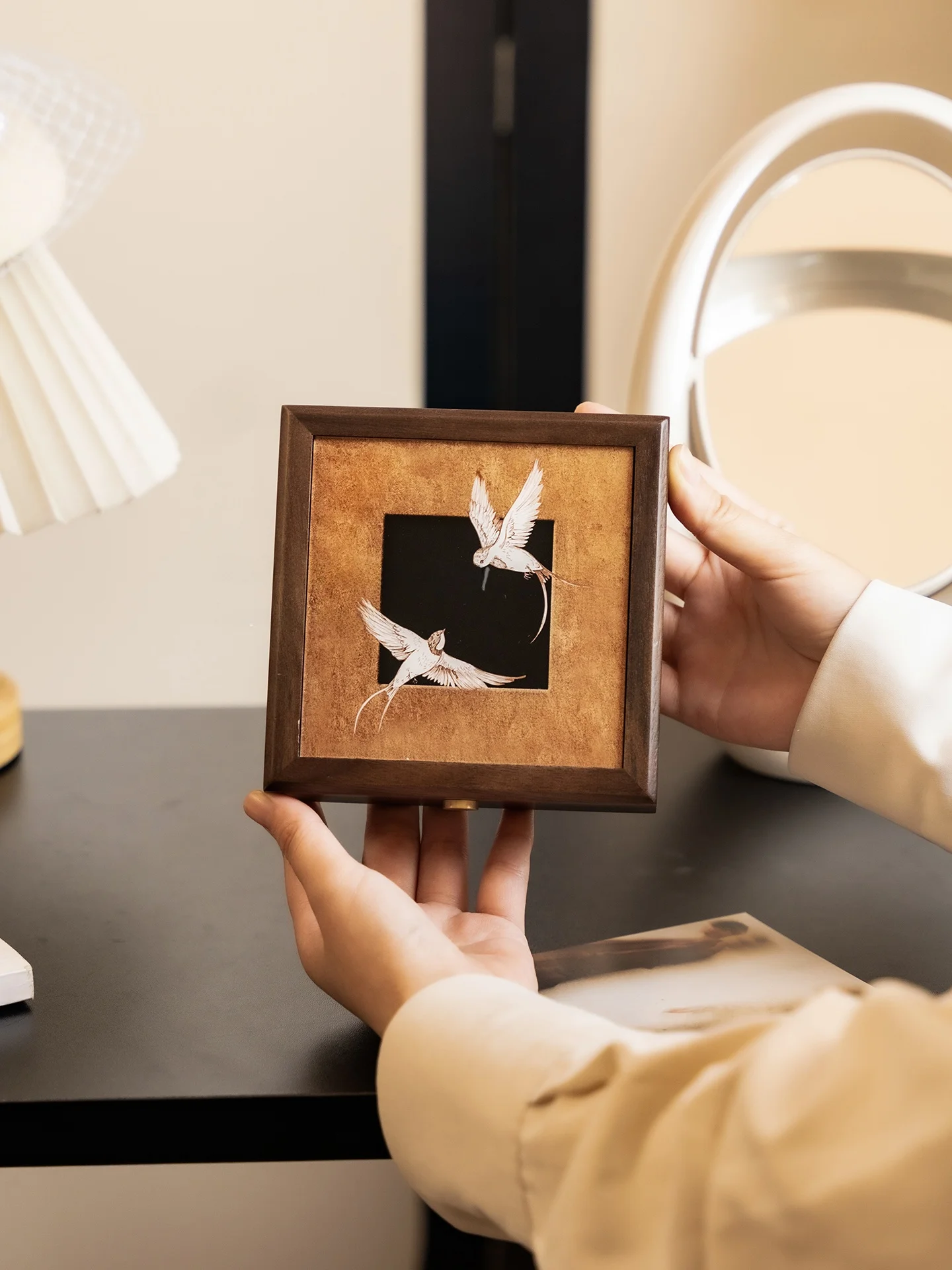 

Antioxidant Portable Small Size Bla Walnut Wood Jewelry Box Ele Storage Organizer Vintage Sle with Lo