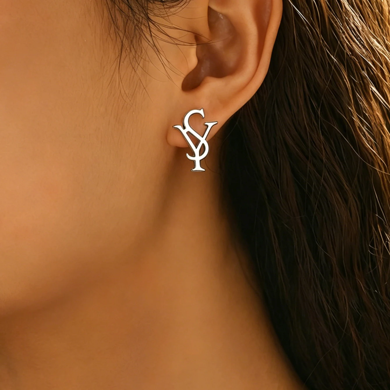 1 Pair of Niche Luxury English Letter Earrings, Exquisite Fashion Jewelry, Sy Letter Earrings, Minimalist Logo Earrings, Summer Vacation Earrings, Decorative Accessories, Prom, Date, Party, Holiday Outfit Earrings, Gift for Friends