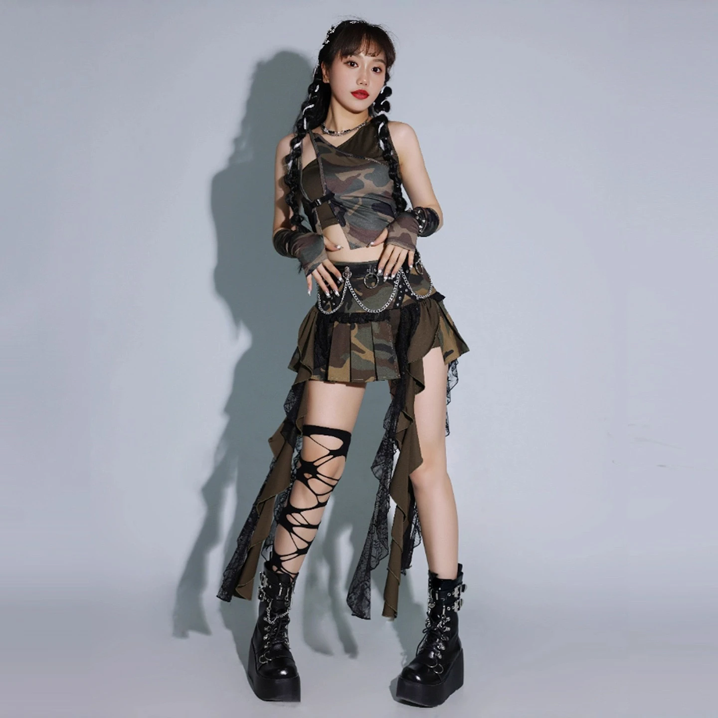 

Женская джазовая сценическая одежда Kpop, камуфляжный укороченный топ, мини-юбка, комплект с рукавами, корейский идол, одежда для групповых выступлений, одежда в стиле хип-хоп