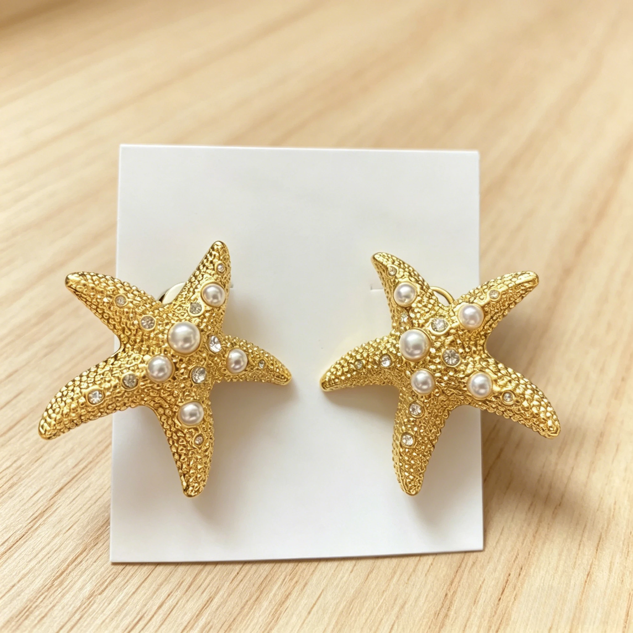 

VKVVA New Ocean Series Retro Starfish Stud Earrings, Gold-Plated Rhinestone Inlaid Pearl Elegant Fashion Jewelry for Women