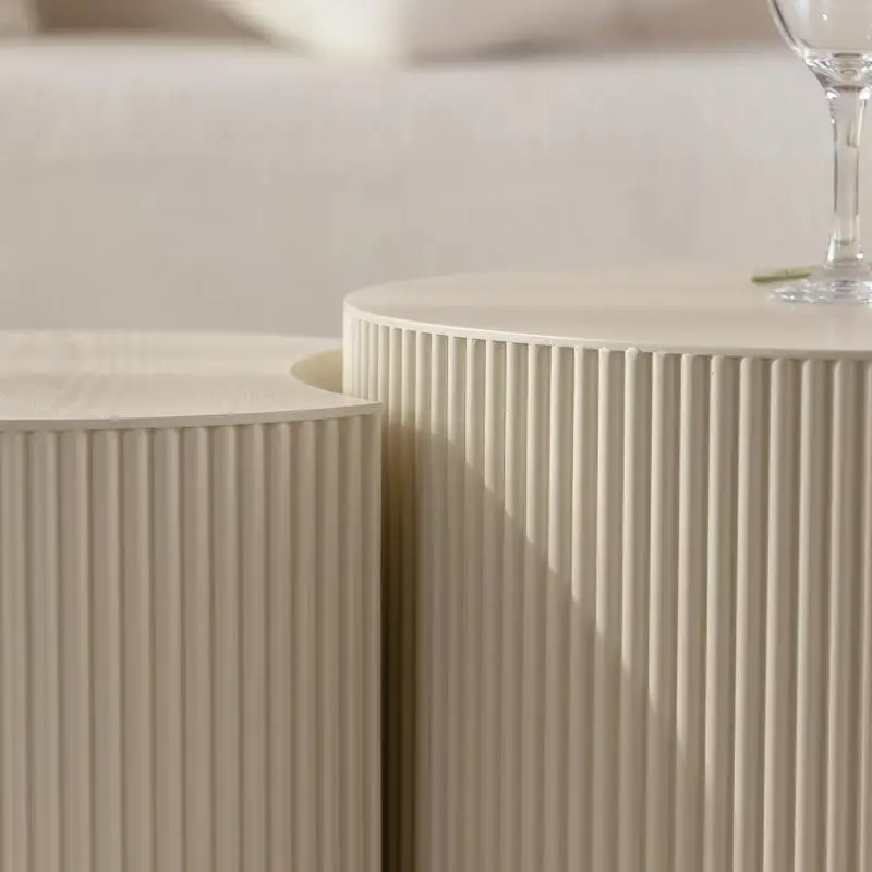 طاولة قهوة خشبية مستديرة لغرفة المعيشة ذات مساحة صغيرة - لا حاجة للتجميع