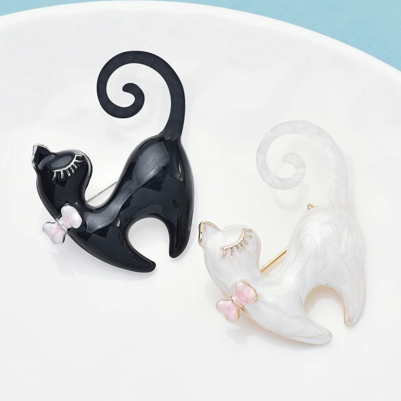 Wuli & baby-Esmalte Lovely Cat Broches para Mulheres, Branco, Preto, Bonito Wear, Bowknot, Animais de estimação, Animal Party Brooch Pin, Presentes Unisex