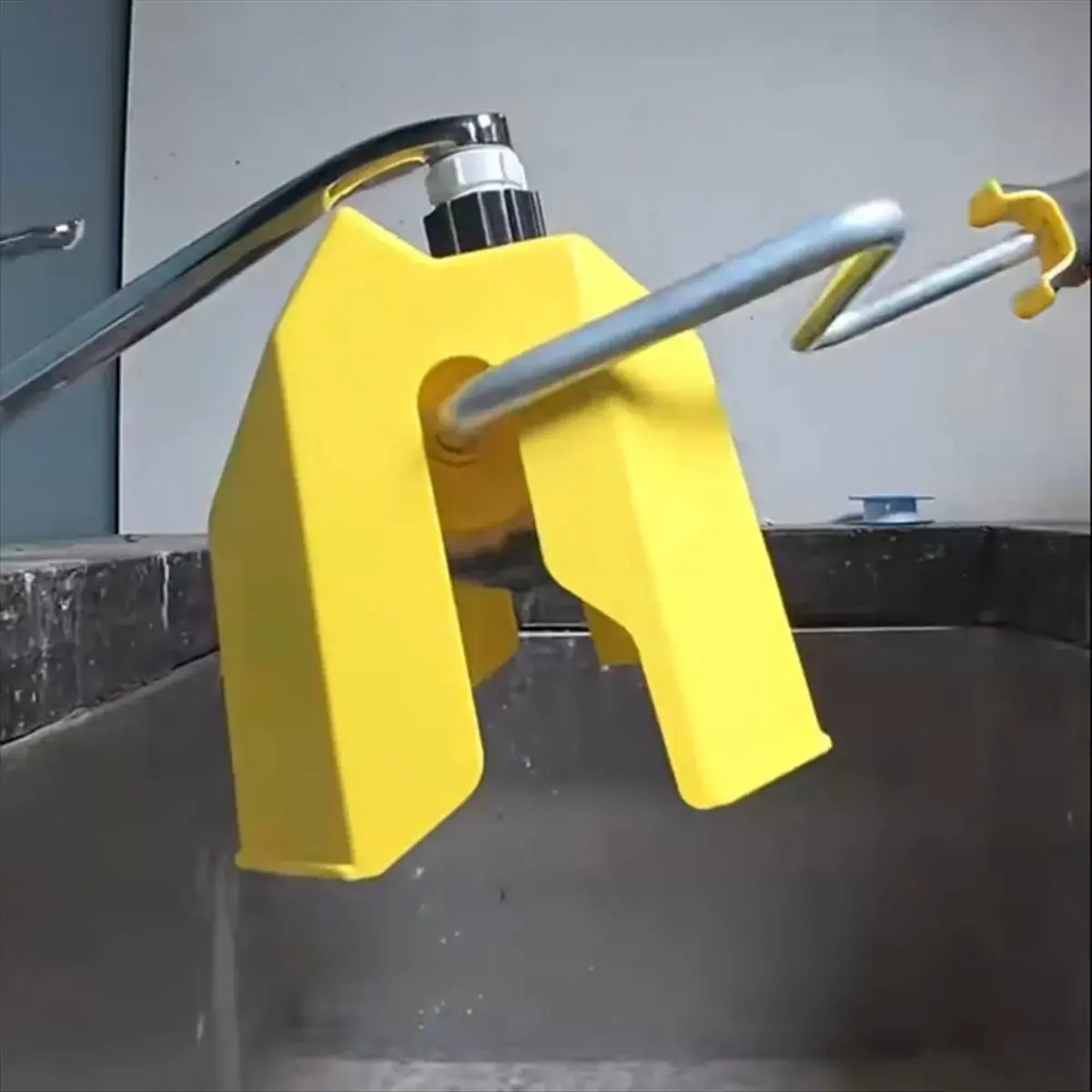 HOME USE-A Paint Roller Cleaner Dryer Washer Cleaning Tool for Paint Rollers Roller Cleaner Tool