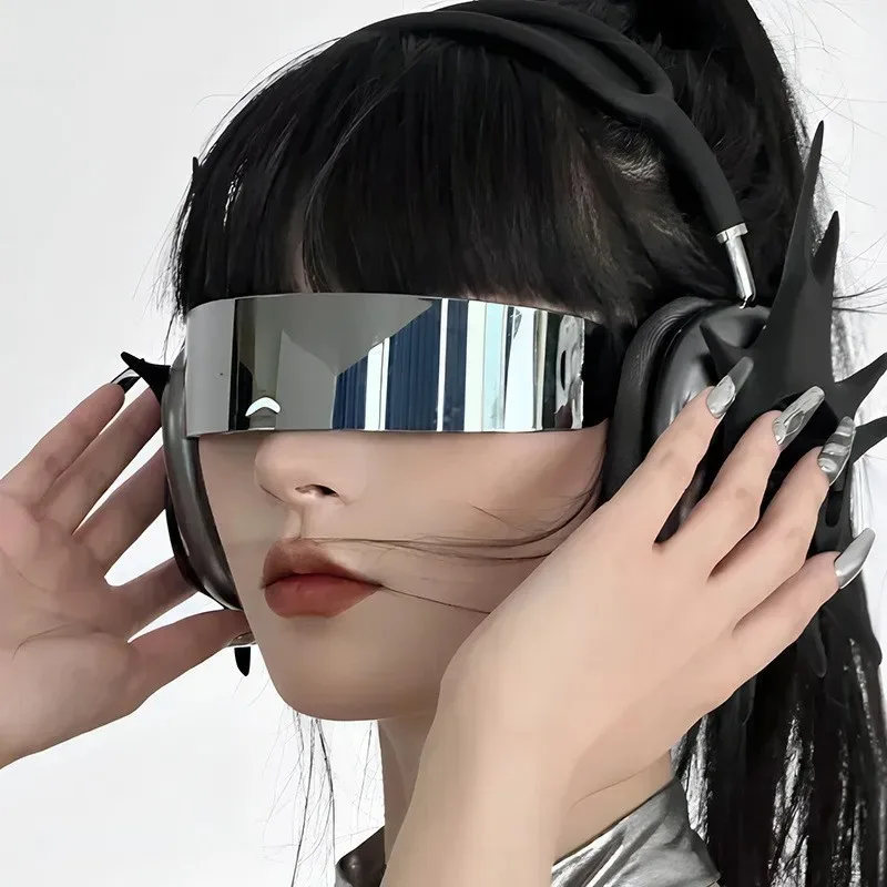 Y2K Futuristic Narrow Cyclops Visor Sunglasses Women Men Laser Sun Glasses UV400 Mirrored Lens Costume Party Eyewear view 2