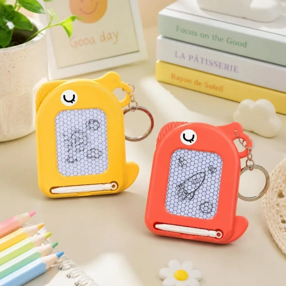 Ornaments DIY Magnetic Drawing Board Keychain Funny Creative Mini Doodle Pad Keychain Erasable Hanging Charm Fidget For Boys