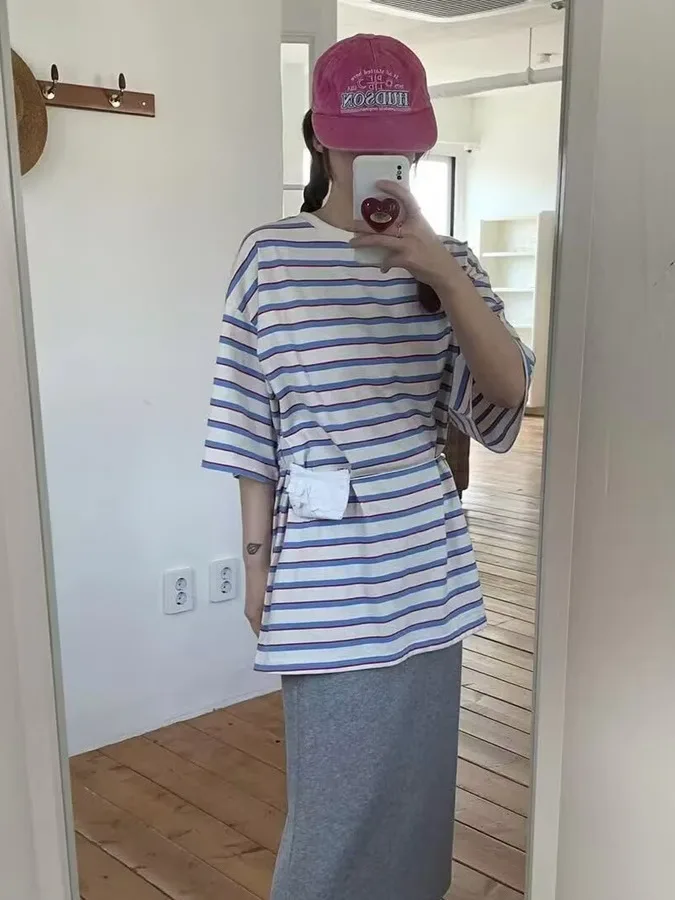 

Свободная футболка с модными полосками, женская корейская футболка с универсальным утягивающим дизайном, винтажный антивозрастной топ