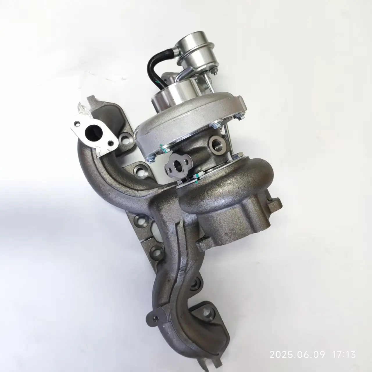 

Accessories Factory4HG1-T Turbocharger Assembly 8973267520 704136-5003