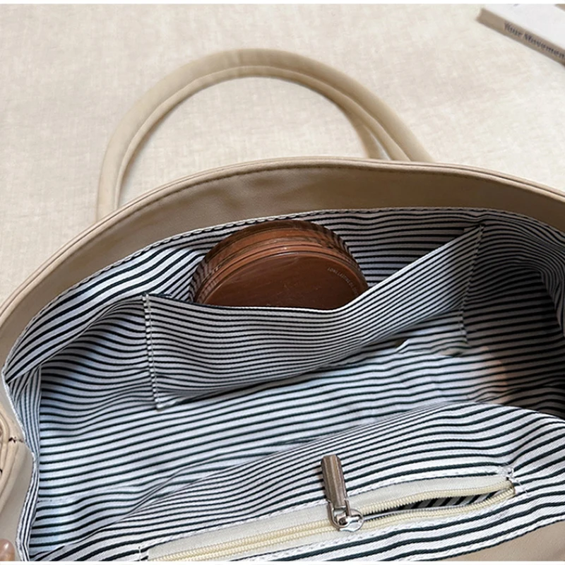 Leopardenmuster-Nieten-Unterarm-Schultertasche, Damen Vintage-Handtasche mit Schnallendesign, Y2k Mädchen Mode Party Retro Metall-Nieten-Handtasche – Detail 3