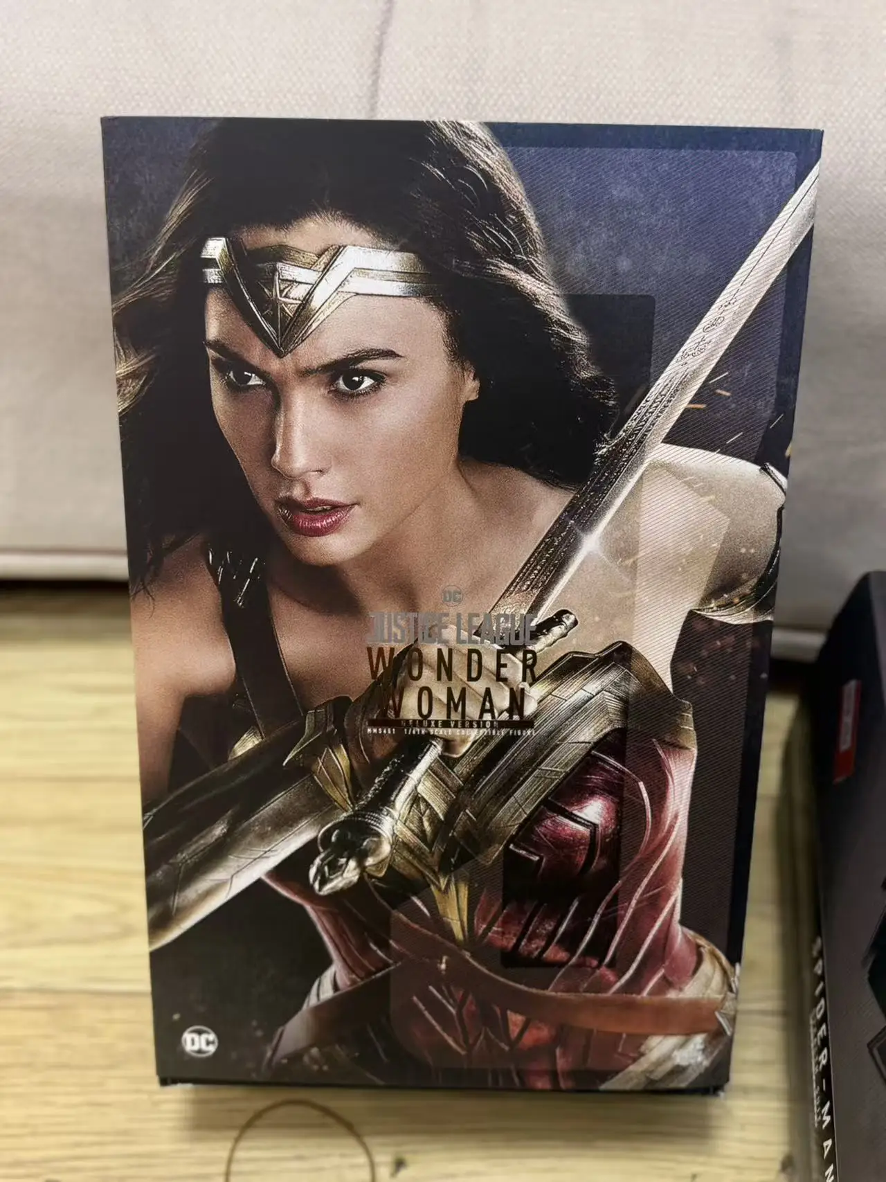 

Hot Toys HT MMS451 1/6 Valkyrie Justice League Wonder Woman 3.0 Luxury Edition Gal Gadot Full Body Set 12 Inch Toy Collection