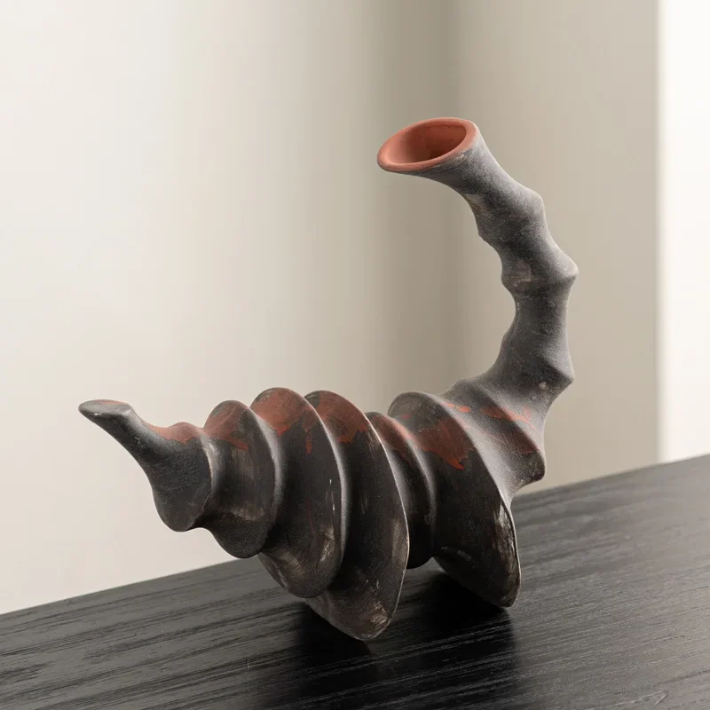 Ceramic Horn-shaped Vase Coarse Pottery Conch Decorative Item Abstract Flower Arrangement Handicraft Home Decoration Accessories