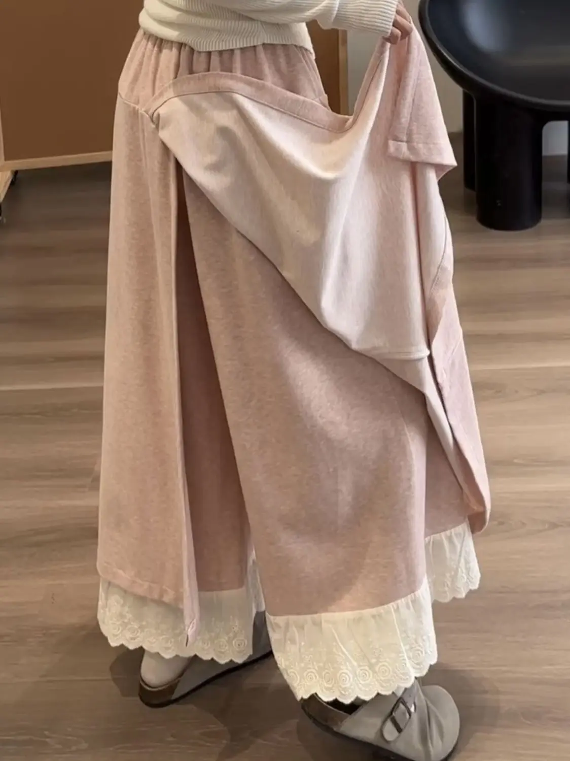 กระโปรงกางเกงดีไซน์ลูกไม้ปะติดปะต่อสำหรับฤดูใบไม้ร่วงและฤดูหนาว เอวสูง ยางยืด สไตล์ลำลอง ความยาวระดับกลาง สไตล์เกาหลี ขากว้าง ชุดสองชิ้น