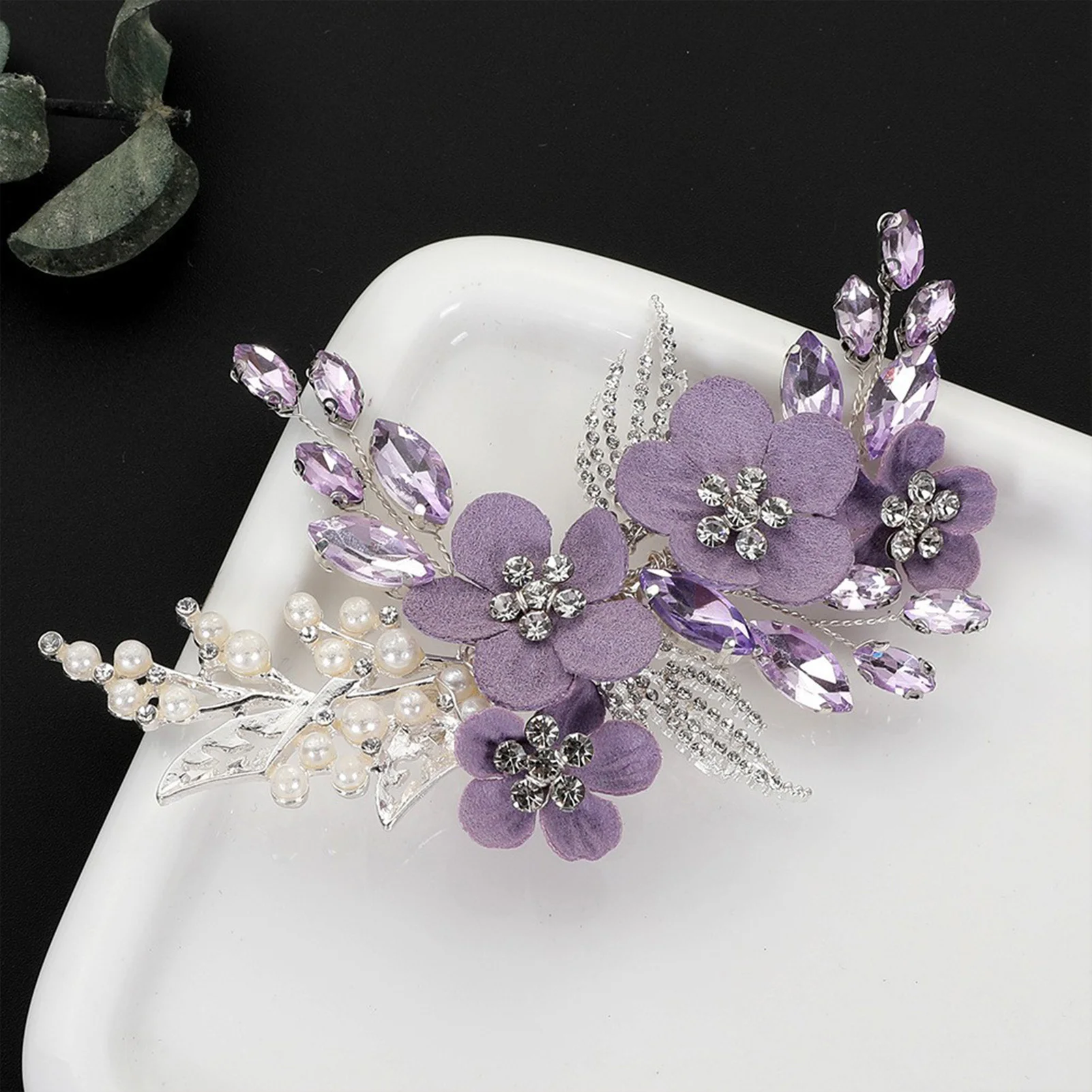 Haarspange aus Legierung mit lila Blumen-Strass-Kristall-Akzent, sichere Metall-Haarspange für Hochzeitsfeiern und Fotoshootings für Bräute – Detail 2