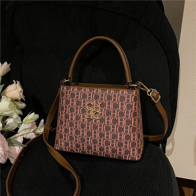  حقيبة دلو نسائية عصرية 2025 - حقيبة كتف كروس بتصميم أبجدي، واسعة متعددة الجيوب، أنيقة ومتعددة الاستخدامات للزي #5