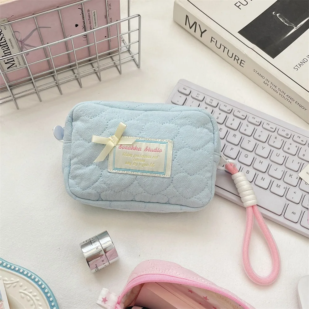 Women Heart Quilted Polyester Zipper Pouch With Bow Knot Wristlet Small Makeup Bag Mini Cosmetic Organizer Coin Purse Handbag