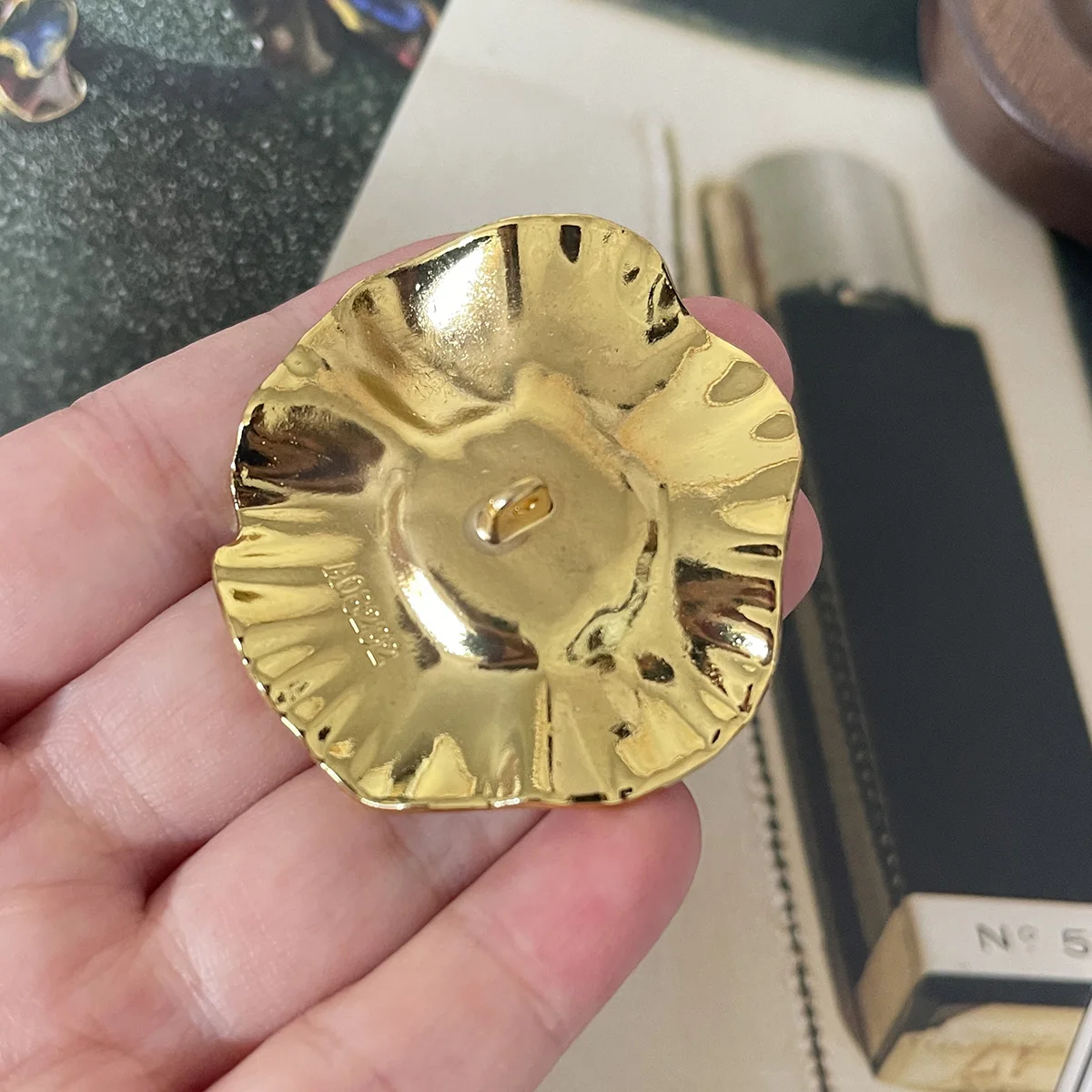2Pcs 47mm Vintage Style Lotus Leaf Metal Buttons for Woolen Coat, Trench Coat, Oversized Button, Western-Style Clothing Button
