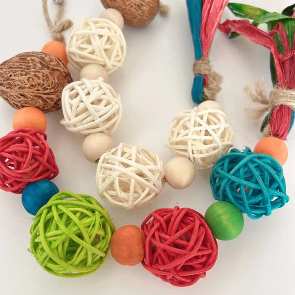 1szt Losowy kolor Rattan Ball Bead Bite Toy Szlifowanie zębów Wisząca zabawka do żucia dla papugi Ptak Chomik Rozrywka Dekoracja klatki