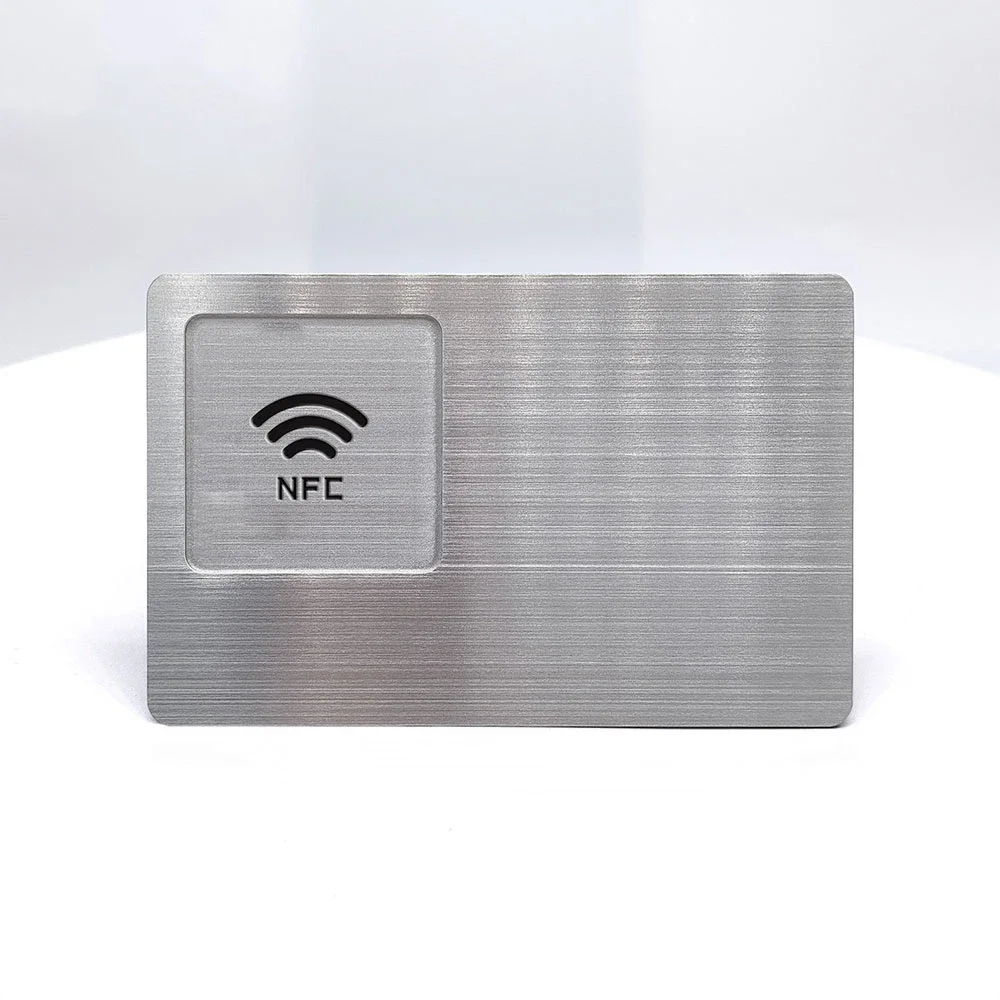 

Пустая металлическая визитная карточка NFC из нержавеющей стали с меткой NFC