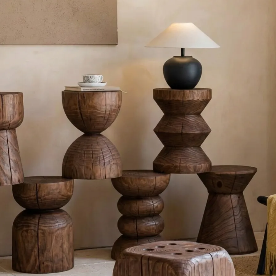 Medieval old solid wood pier edge a few logs retro ornament corner a few flower stands wabi sandy wind B & B low stool