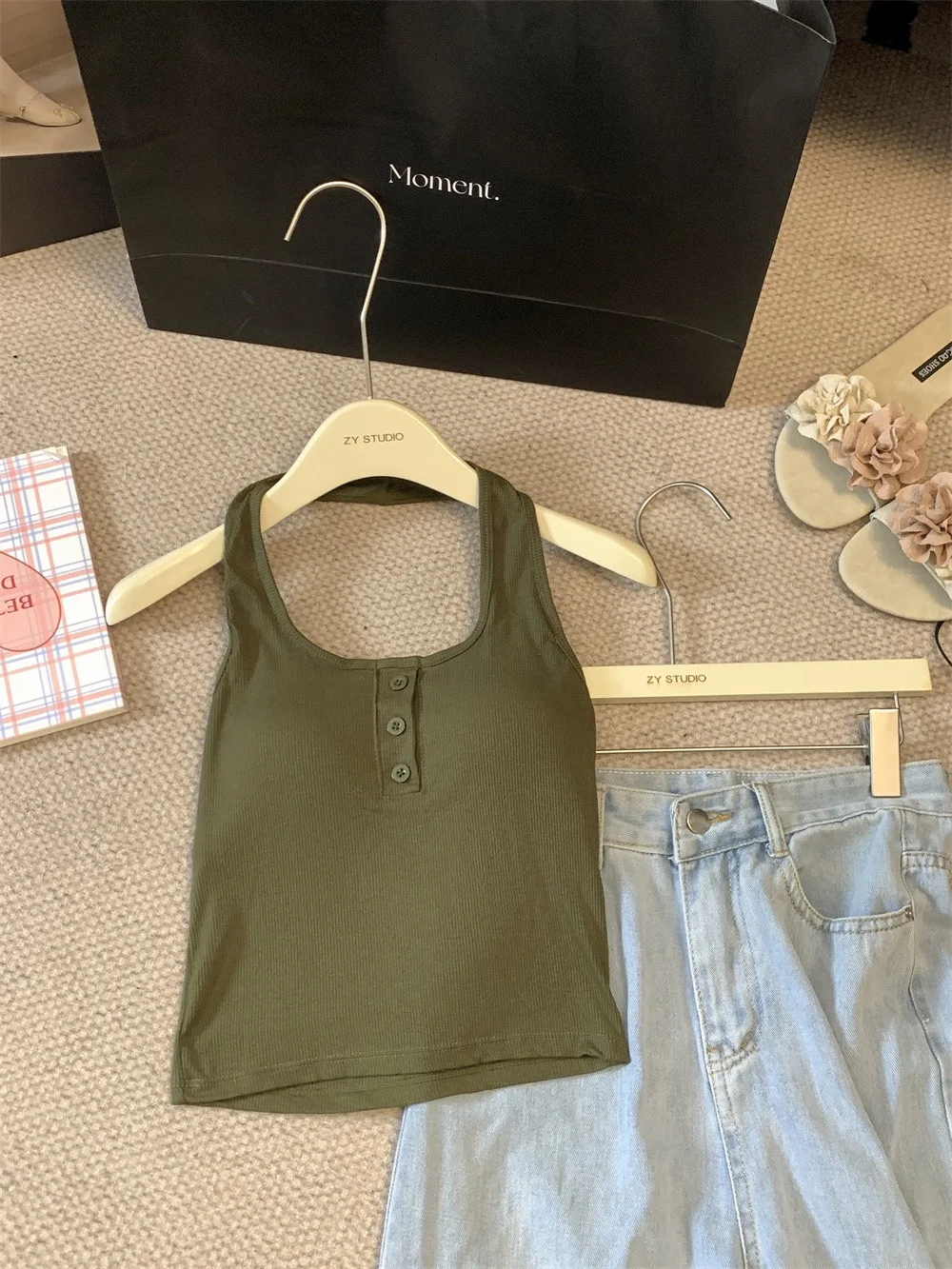 Slimming Button-Up Neckline Strap Vest Outerwear Elegant Women's Tank Top with Chest Pad Summer Collection Regular Length