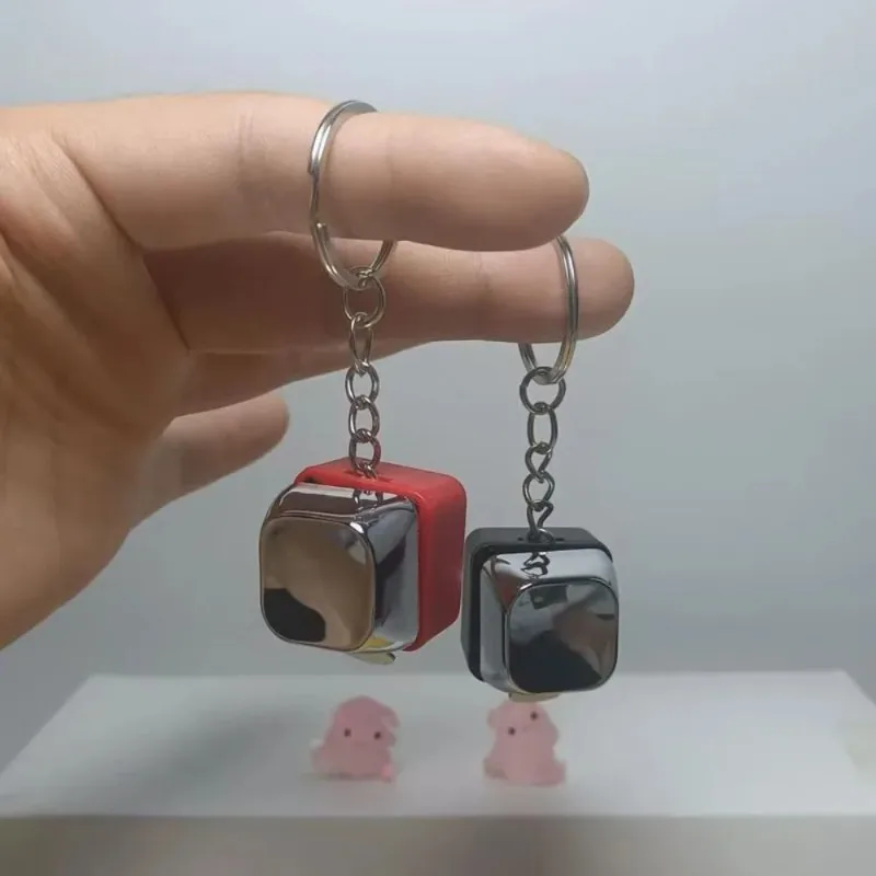 Electric Shock Electric Keyboard Keychain Street Trick Novelty Item Fidget Keychain Shocking Handshake Trick Clicker Toy 1PC