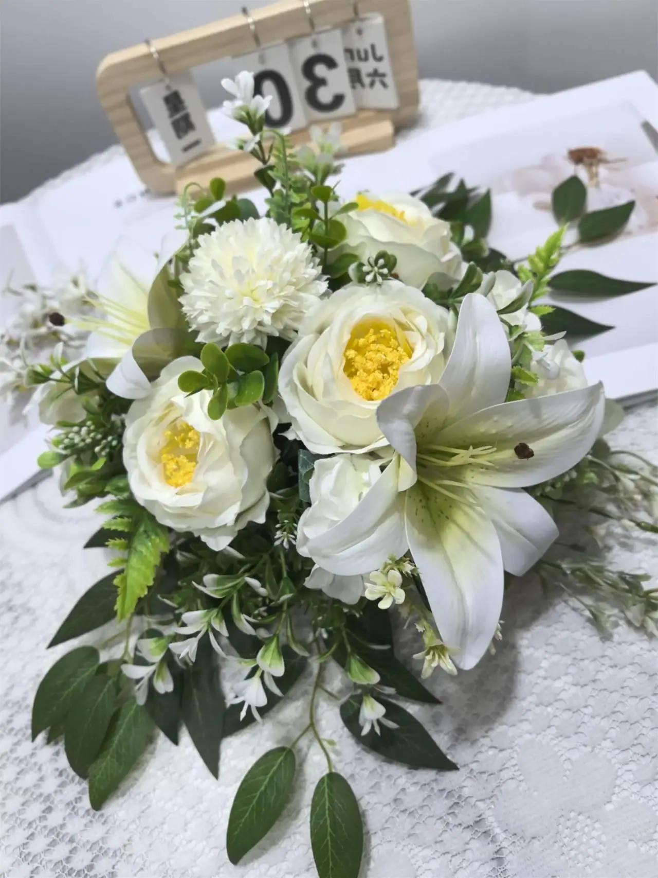 

Wedding Flowers Artificial Flowers Rose Grass Plant Lily Sunflower Dining Table Decoration