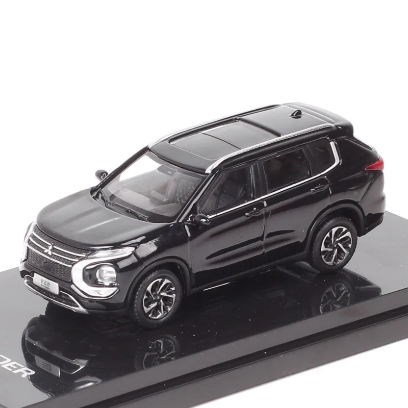 1/64 Scale Mitsubishi Outlander 2023 Crossover SUV Car Diecast & Vehicles Metal Model Toys Black Souvenir Childrens Collectibles