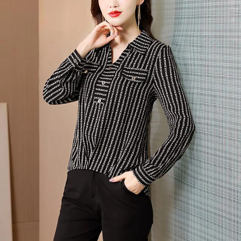 Vintage Printed Letter Folds Asymmetrical Blouses Women's Clothing 2023 Autumn Winter Loose All-match Tops Office Lady Shirts