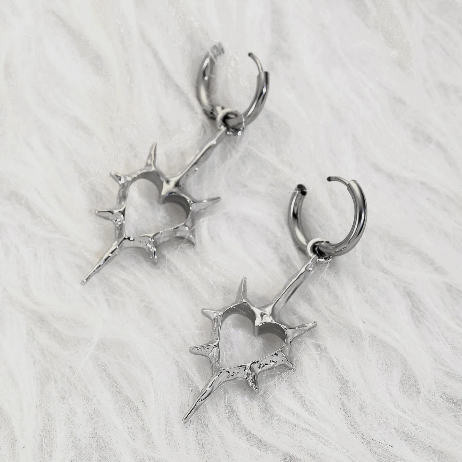 Fashionable Hollow Thorn Heart Earrings Punk Design High-End Couple Style Earrings For Men  Women image 3